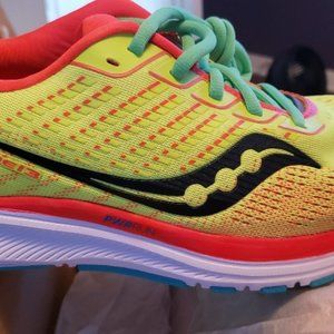 Saucony Ride 13 Women's Size 10 NEW with Box.